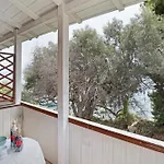 Mezoneta 2 Nydri (Lefkada)